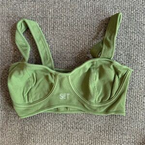 Green ribbed set active sports bra